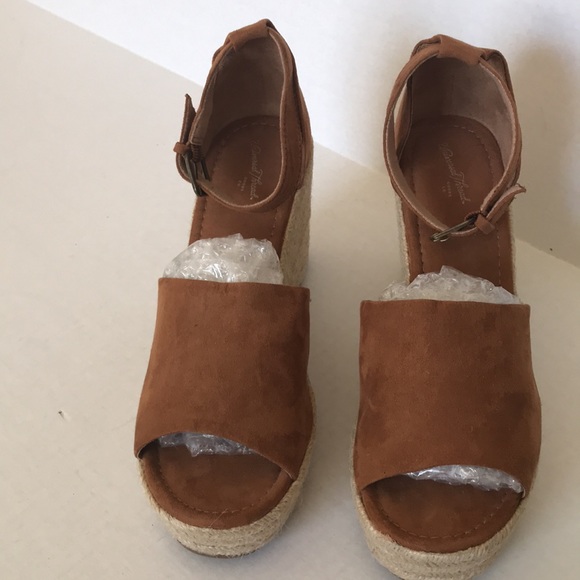 EUC Universal Thread Faux Suede Espadrilles Wedge Cognac Sandals Size 9 - Picture 6 of 12